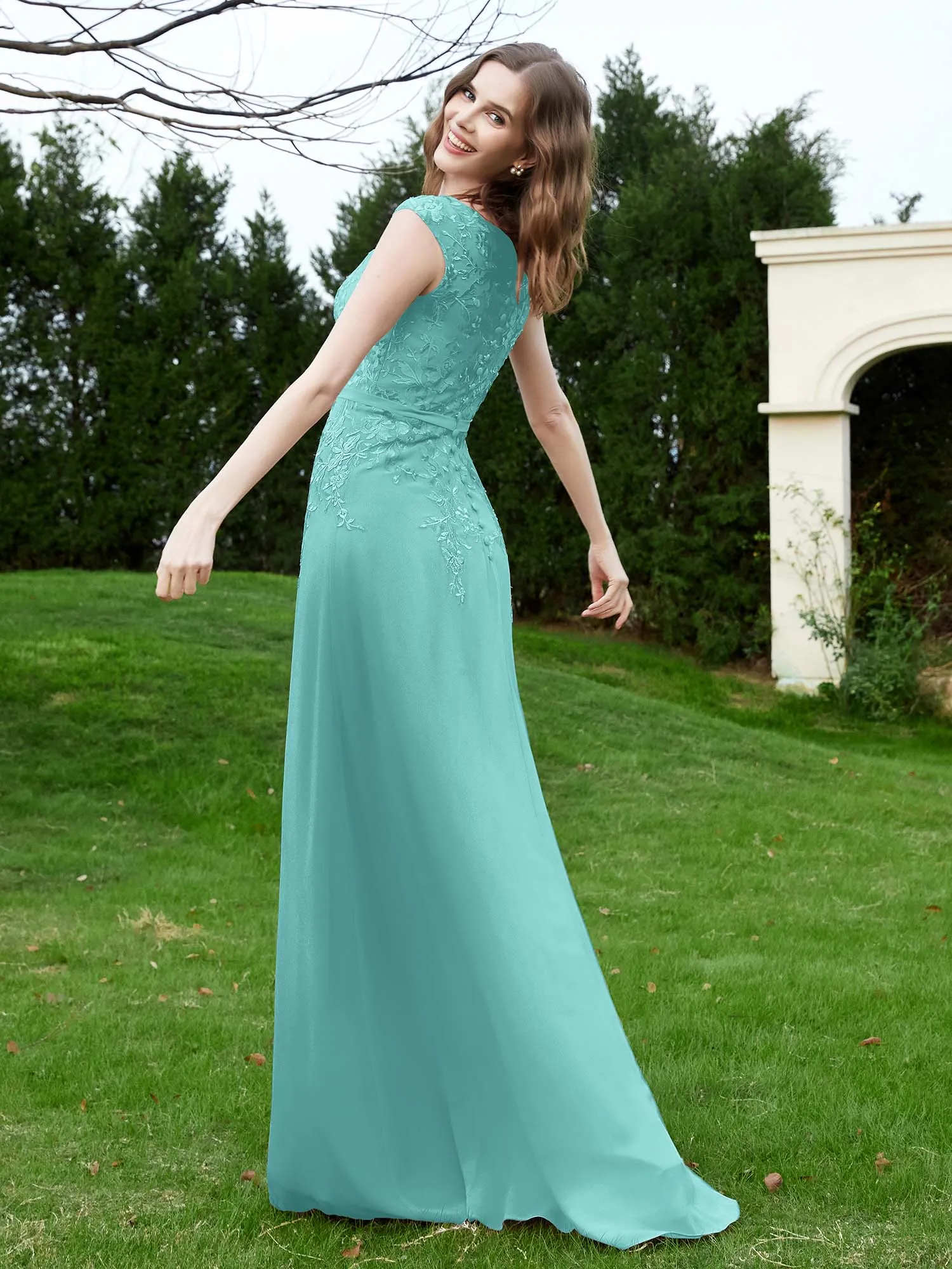 Elegant Illusion Lace Appliqued Dress With Buttons Spa