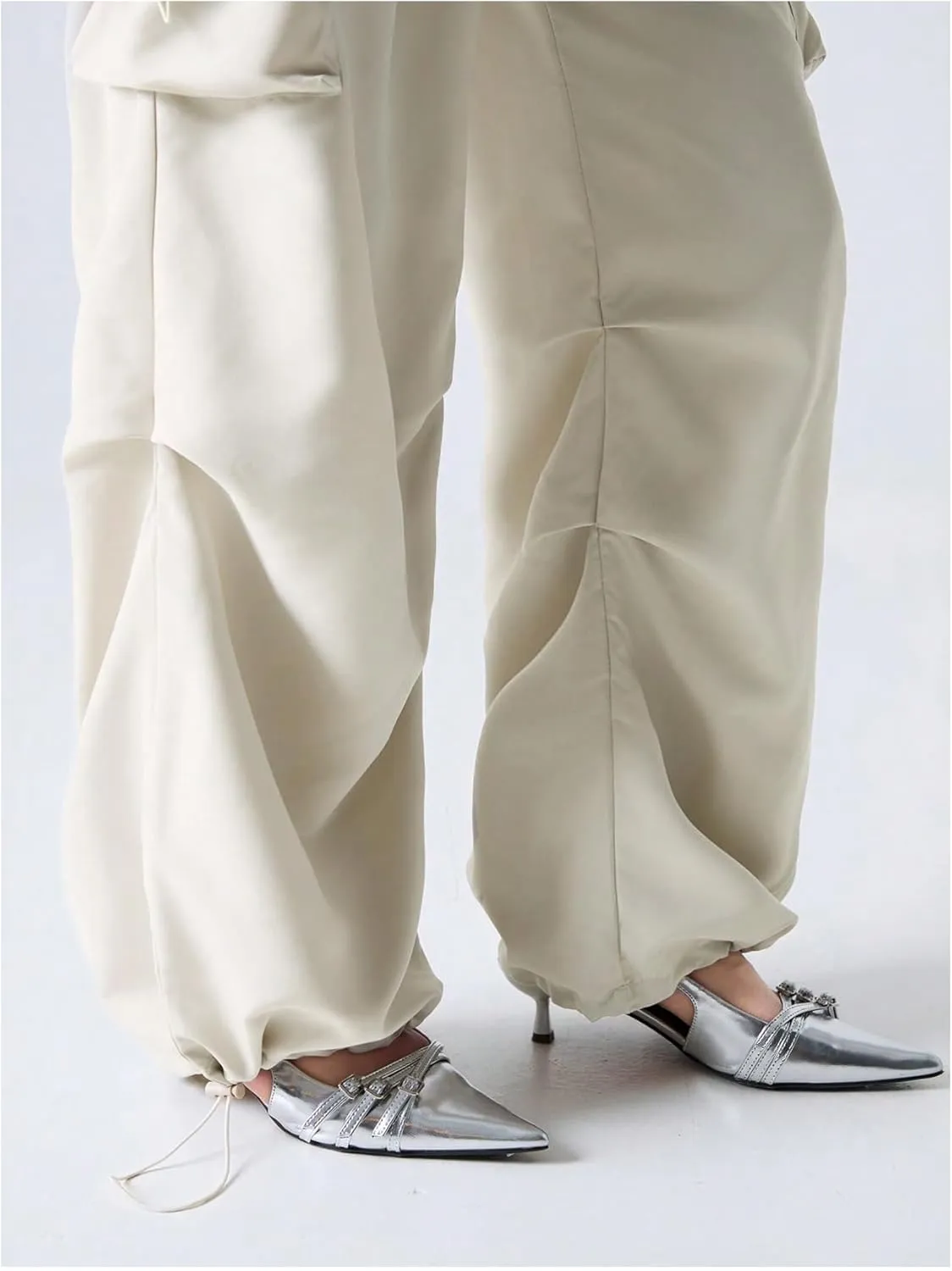 Verdusa Women's Drawstring Waist Cargo Pants Straight Leg Loose Parachute Trousers with Pockets